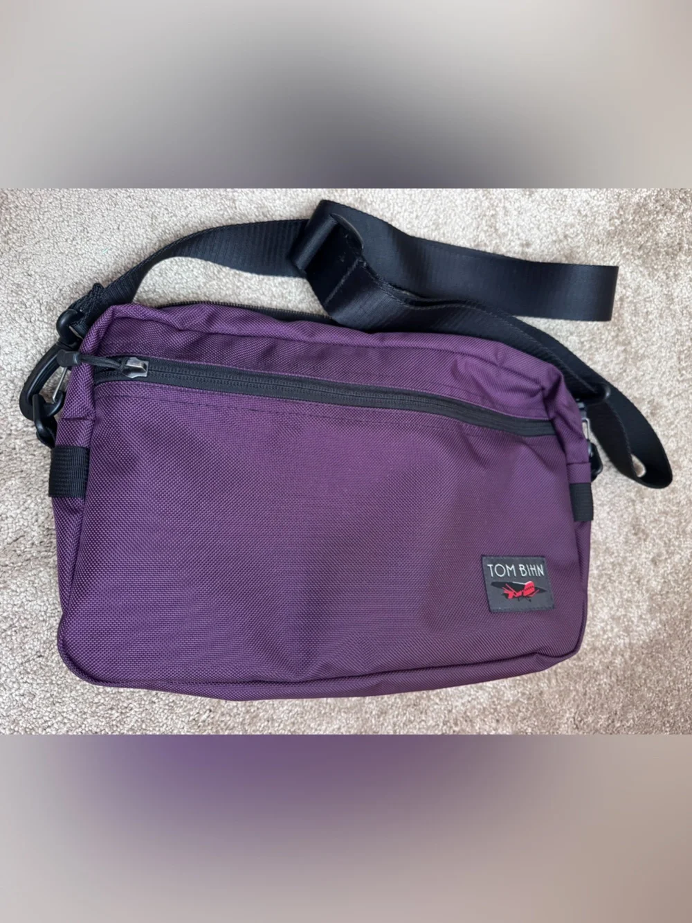 EUC Tom Bihn Side Hustle Men's Aubergine/Dusk Messenger Crossbody Bag